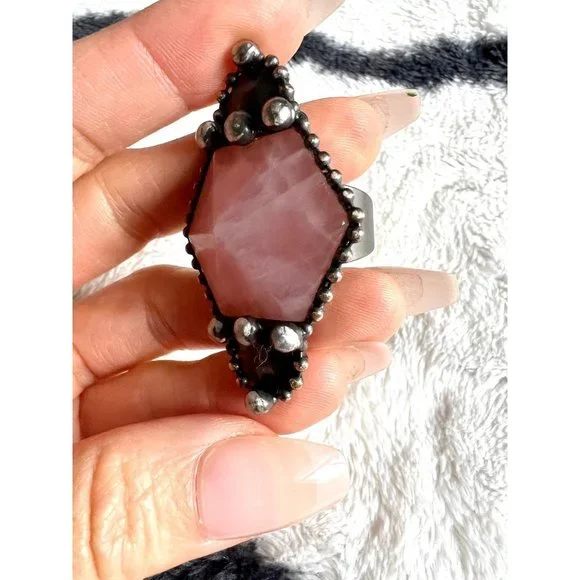 MASSIVE Rose Quartz Love Statement Ring - Picture 8 of 12